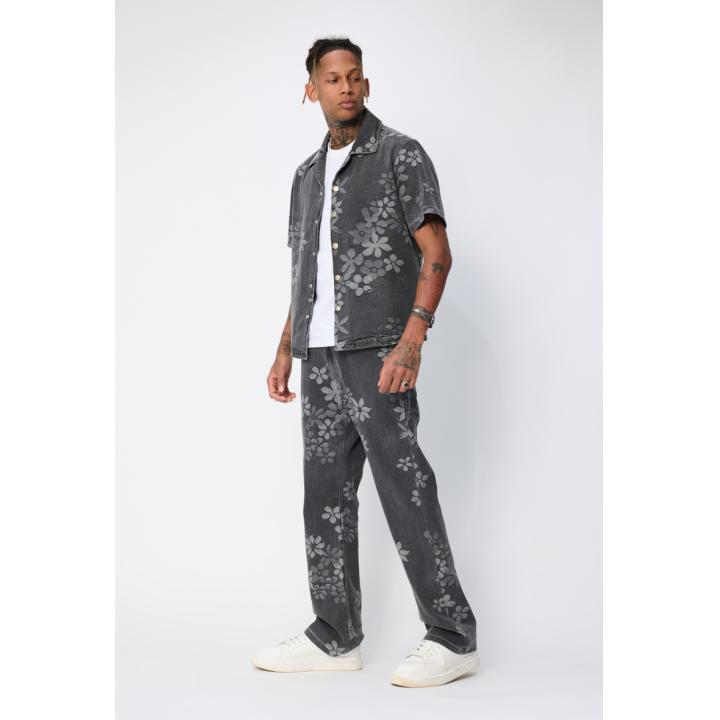 PANTALON EN JEAN AVEC FLEURS