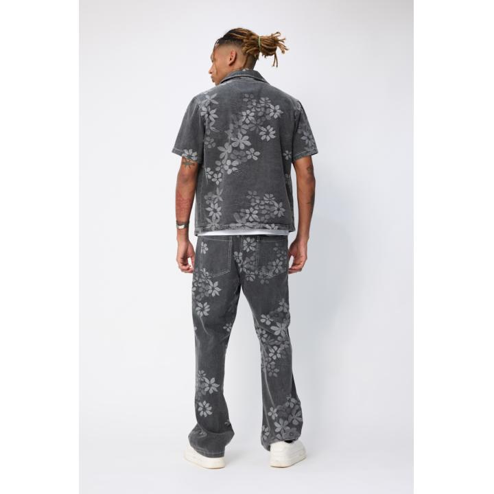 PANTALON EN JEAN AVEC FLEURS